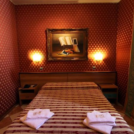 Hotel Hollywood Róma Kültér fotó
