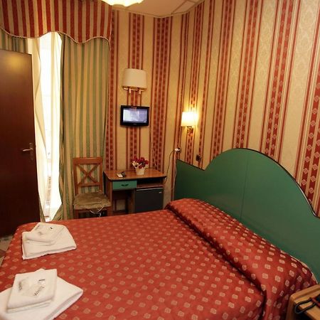 Hotel Hollywood Róma Kültér fotó
