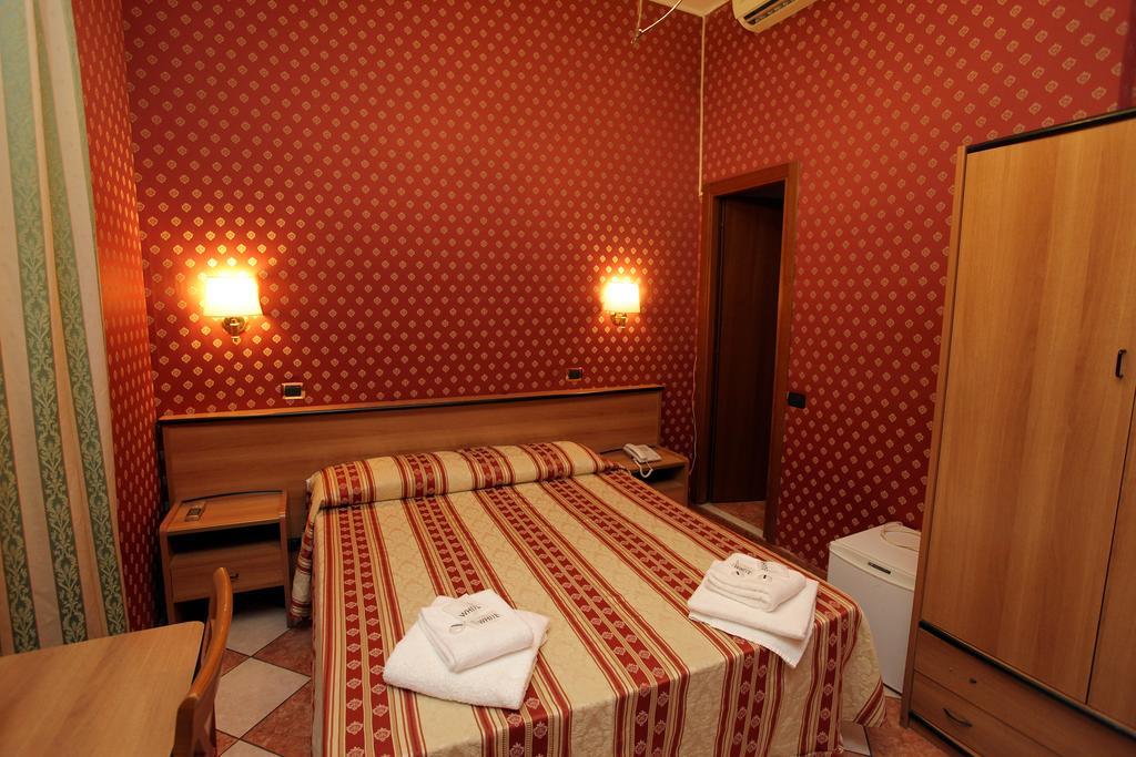 Hotel Hollywood Róma Kültér fotó