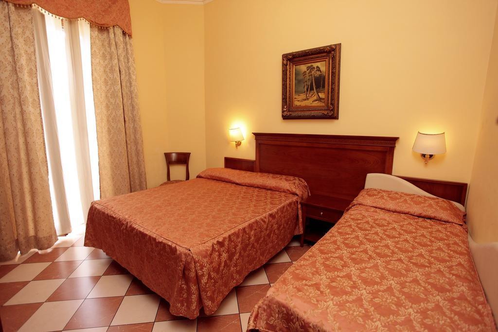 Hotel Hollywood Róma Kültér fotó