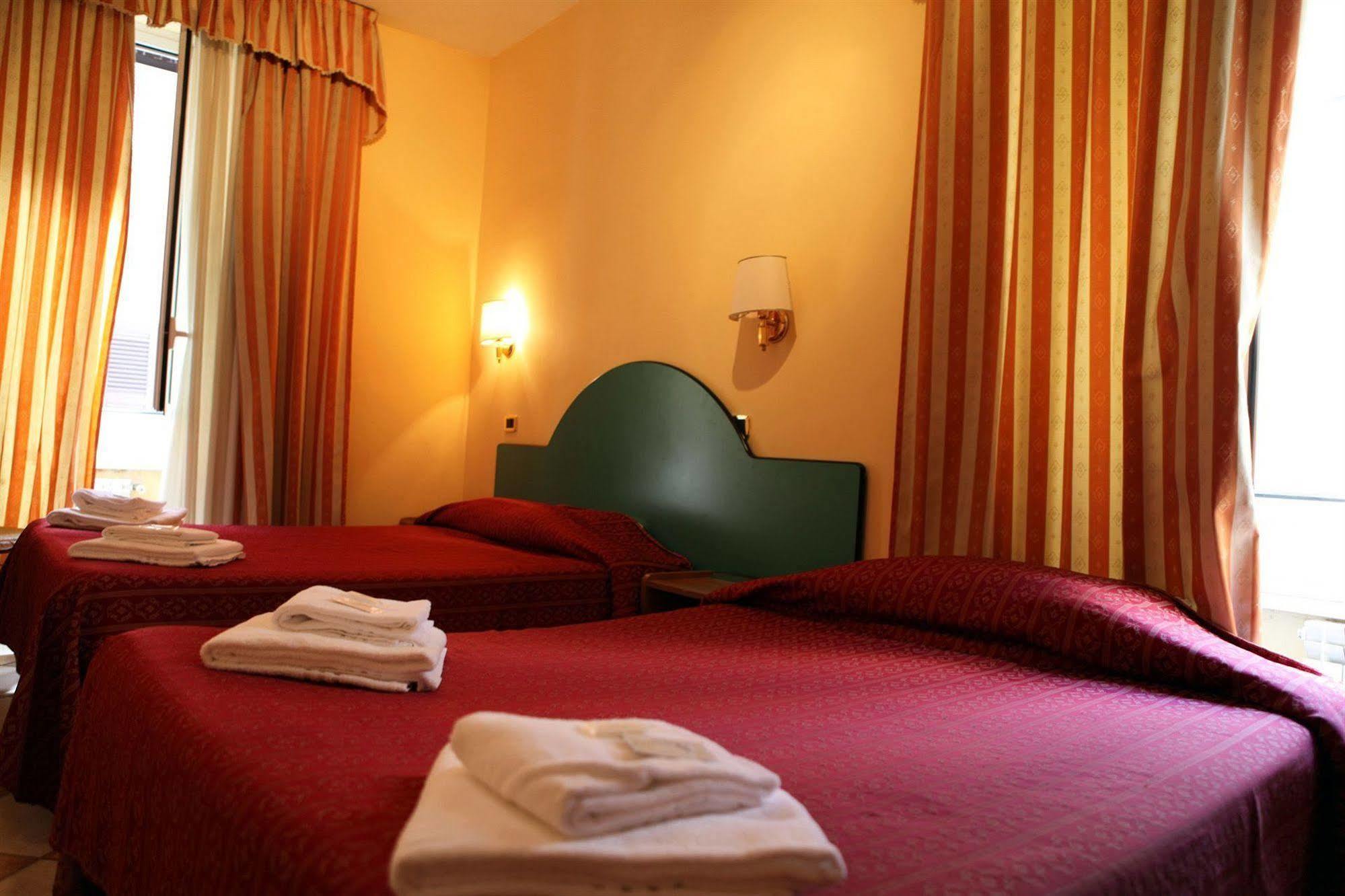 Hotel Hollywood Róma Kültér fotó