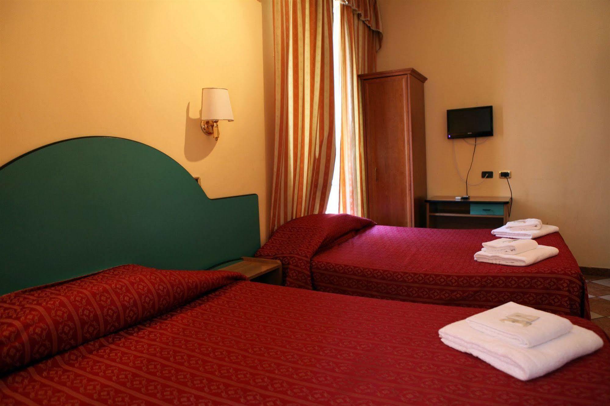 Hotel Hollywood Róma Kültér fotó