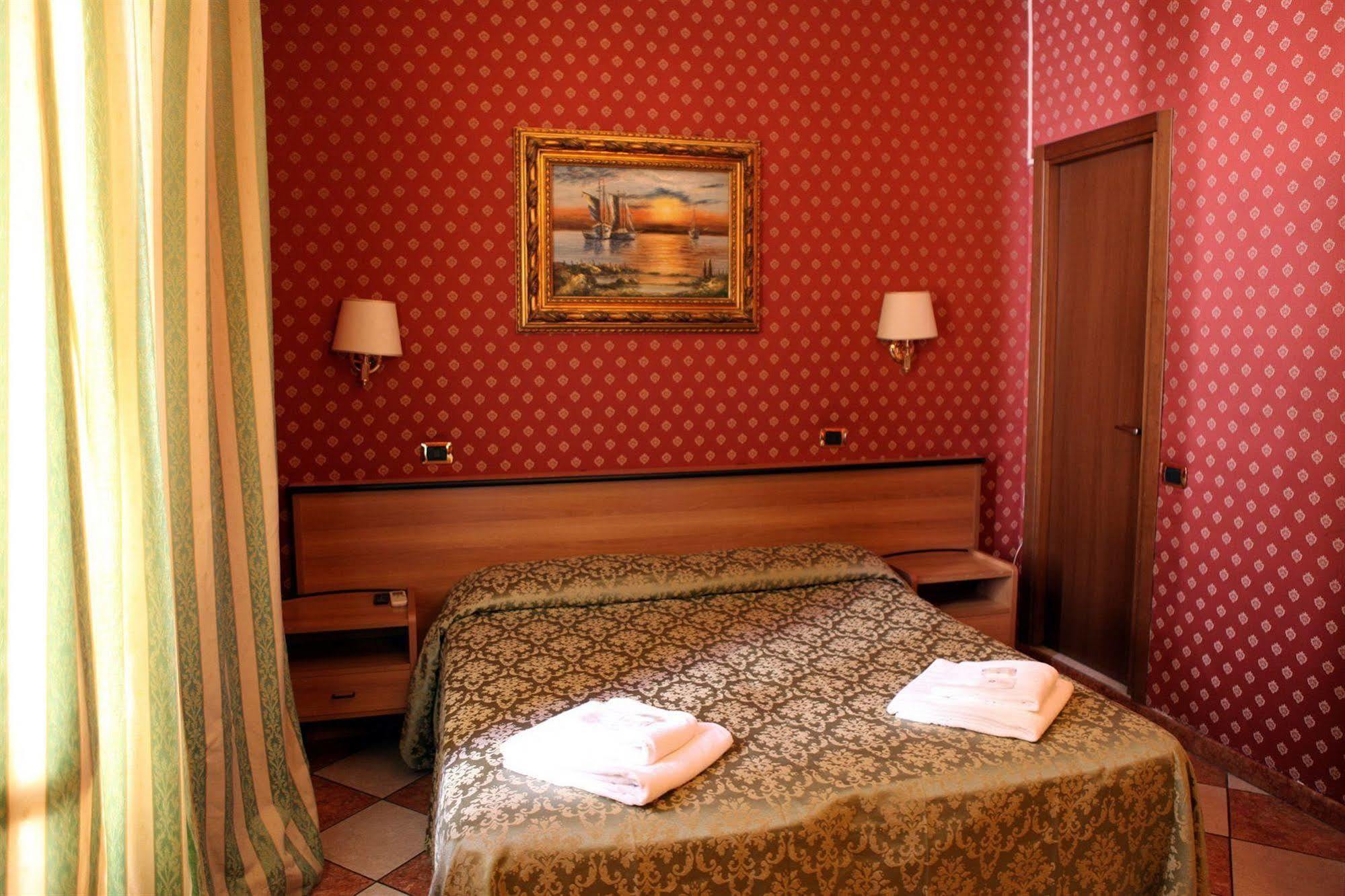 Hotel Hollywood Róma Kültér fotó